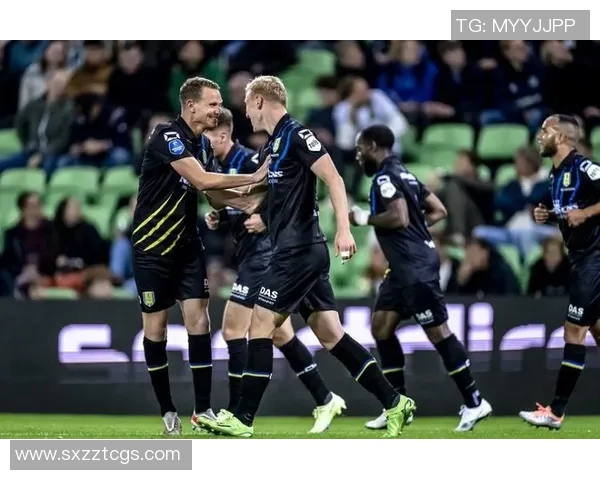 瓦尔韦克与坎布尔激战正酣谁能在这场对决中笑到最后